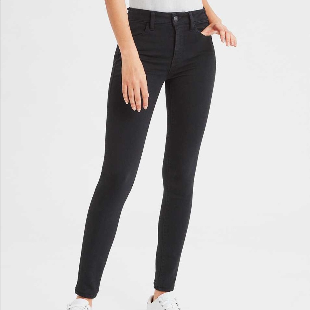 Black High-Waisted/High Rise Skinny Jeans by American Eagle (size 4)